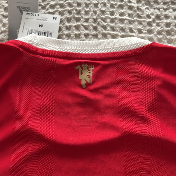 21/22 Manchester United Home Jersey - Picture 6 of 7